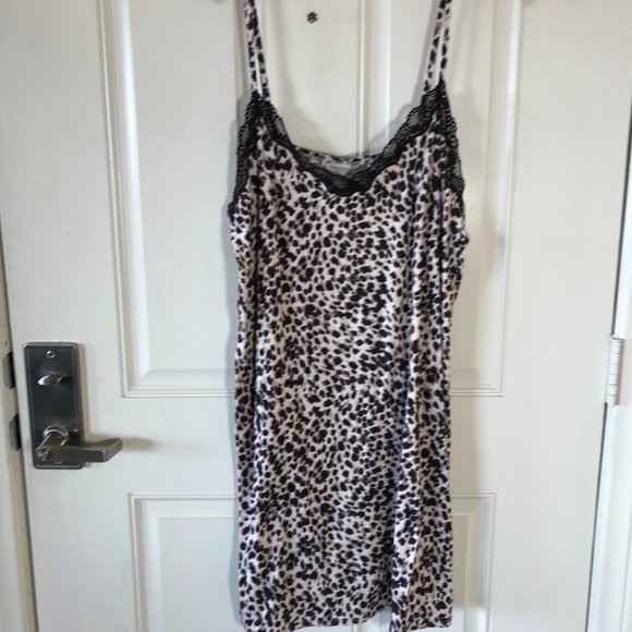 NWT Thalia Sodi Robe & Chemise Set Animal Print - Picture 6 of 8